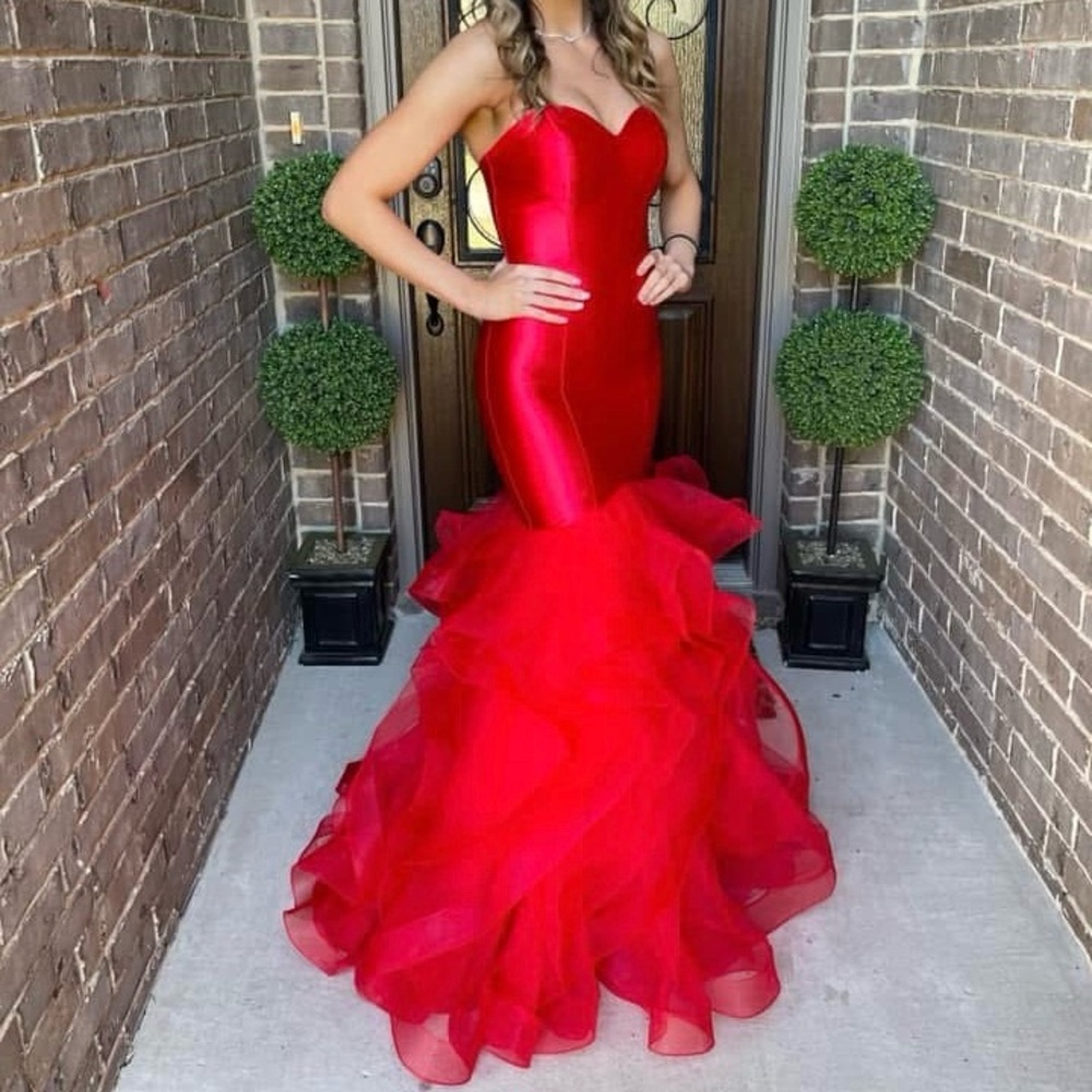 Jasz Couture 7127 prom dress
